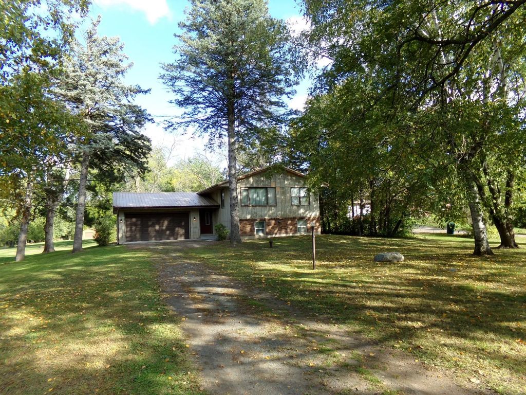 18323 Elmcrest Avenue N, Forest Lake