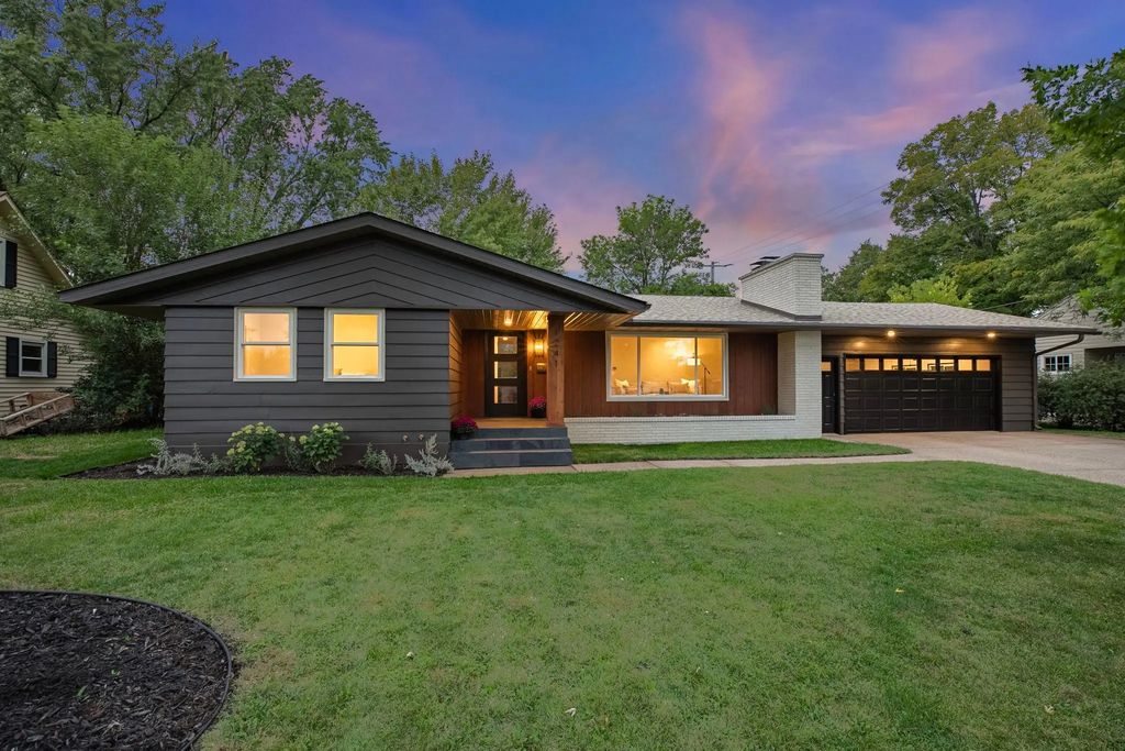 1241 12th Avenue N, Saint Cloud