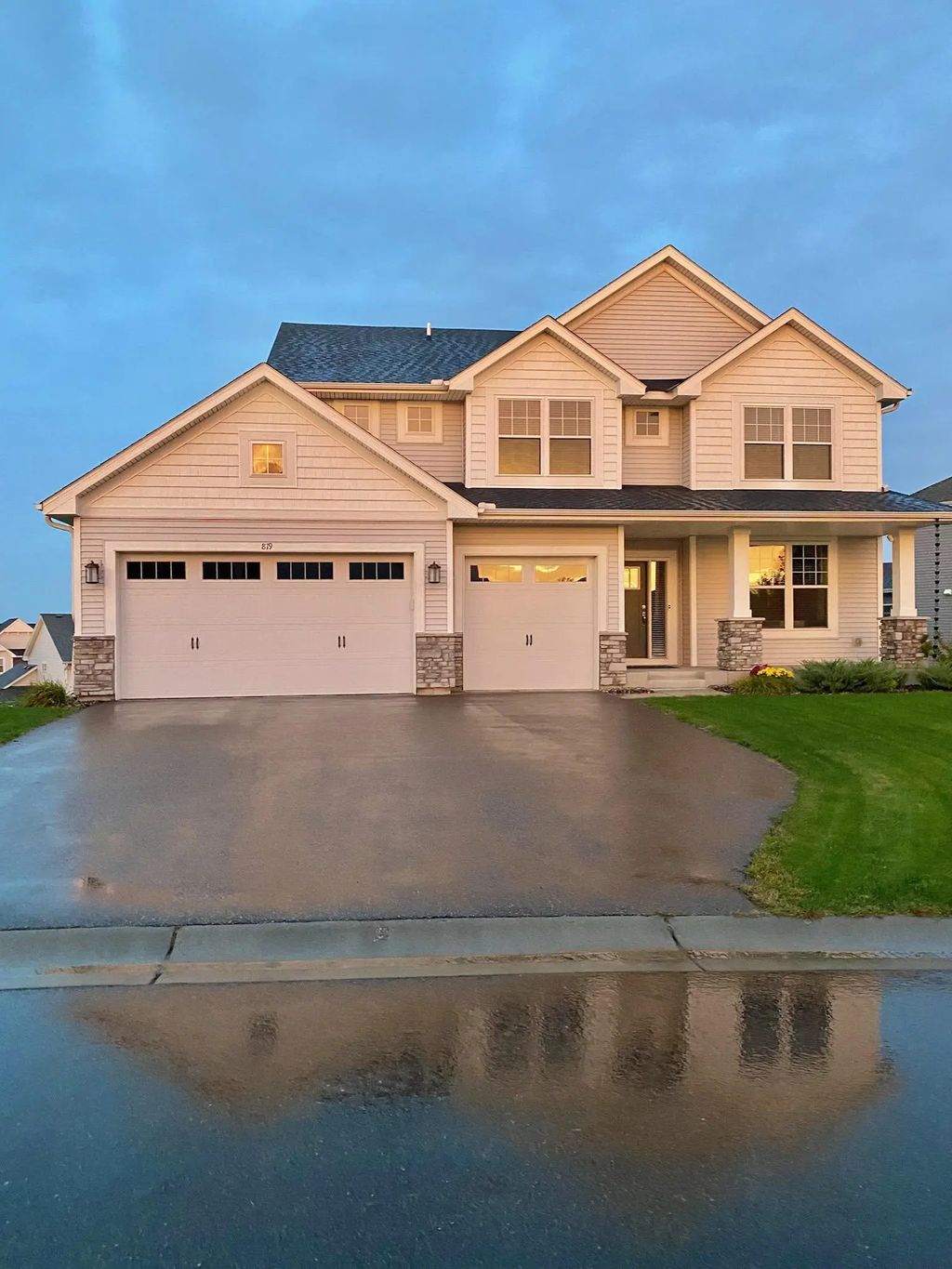 819 Spancil Hill View, Woodbury