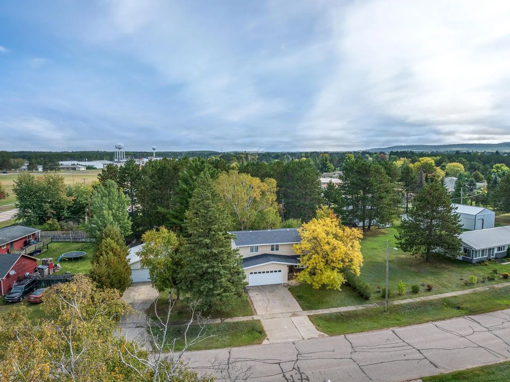 15 Locust Drive, Babbitt