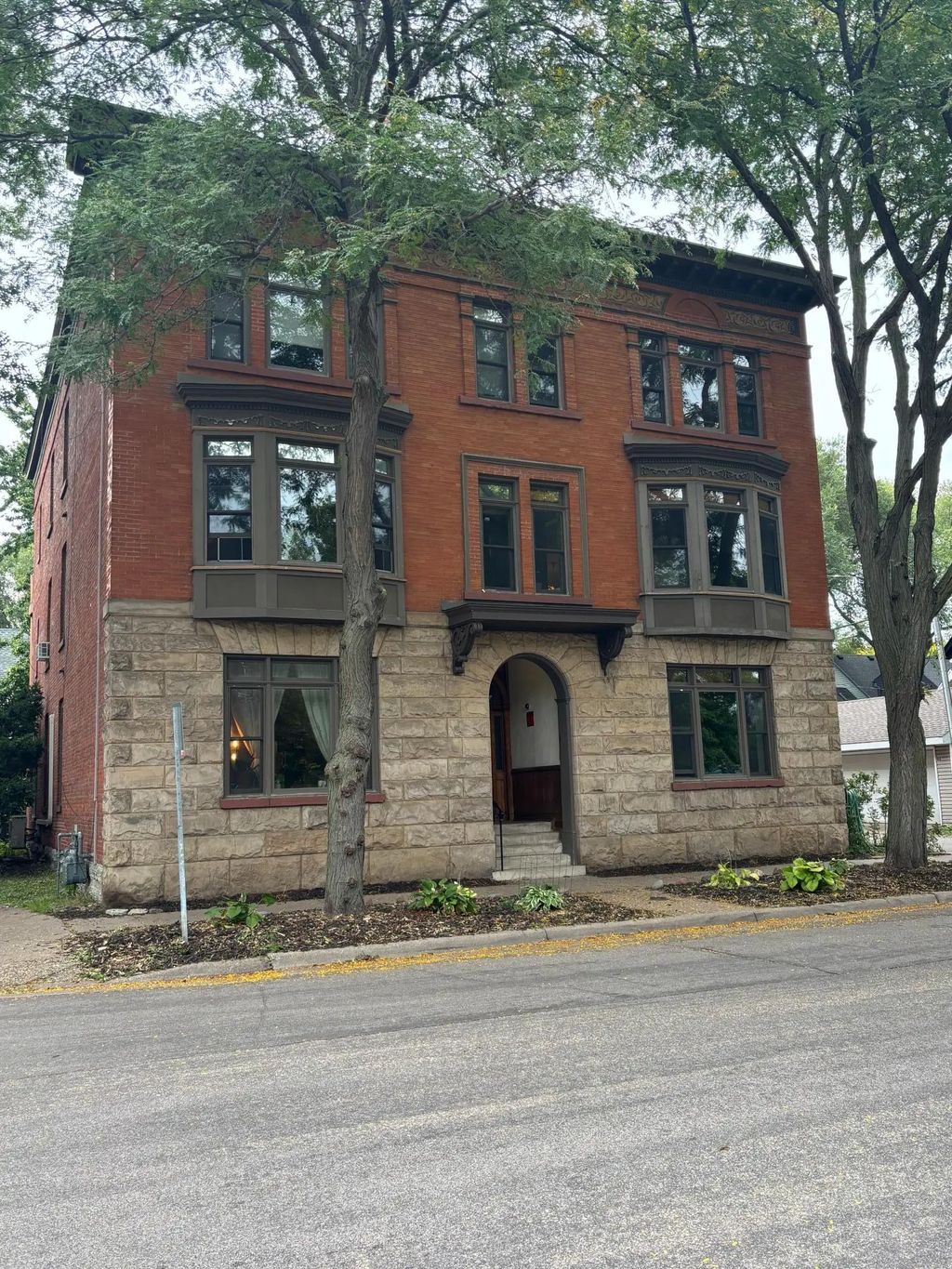 110 Saint Albans Street N 3, Saint Paul