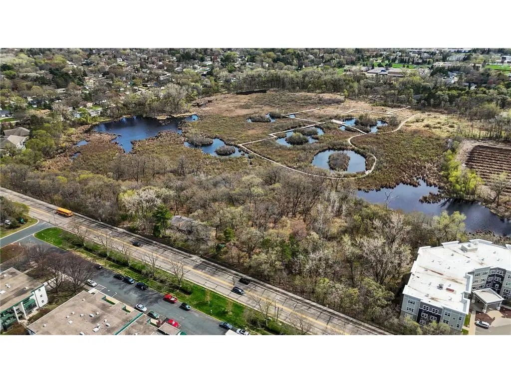 556 County Road C, Roseville