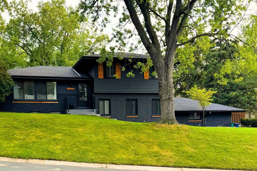 1100 Pierce Terrace Ne, Columbia Heights