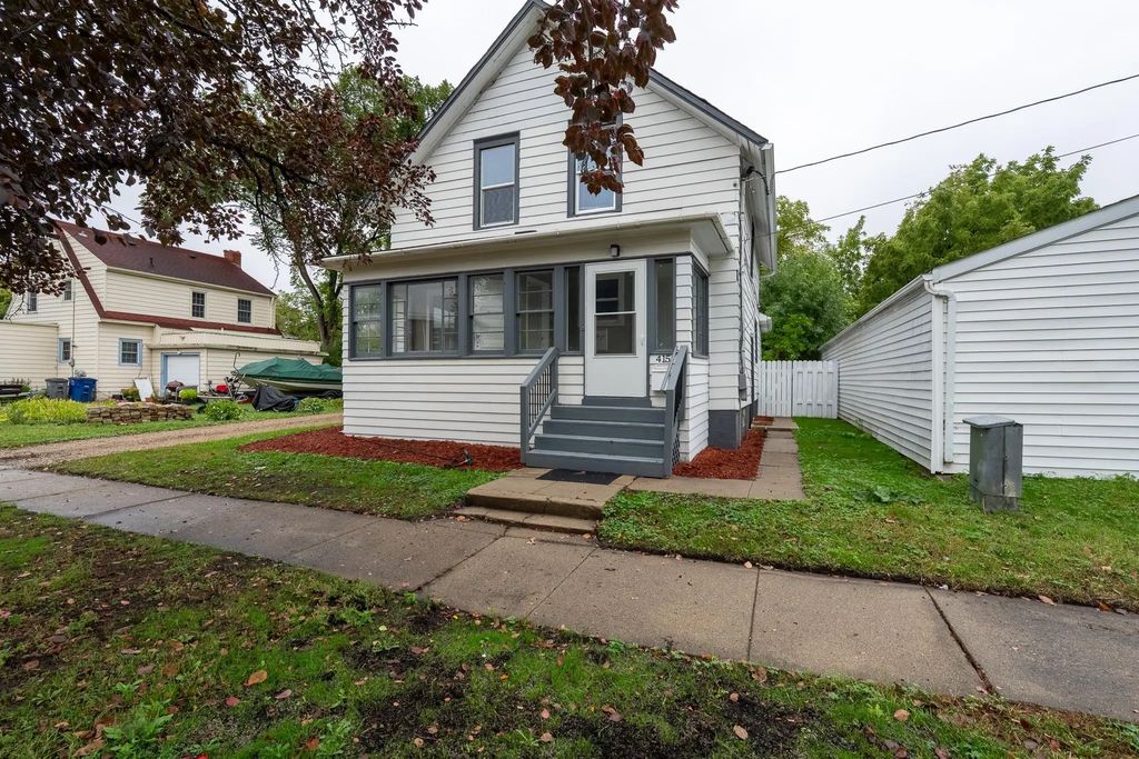 415 3rd Avenue S, Moorhead
