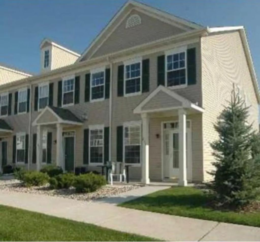 1683 Liberty Circle, Shakopee