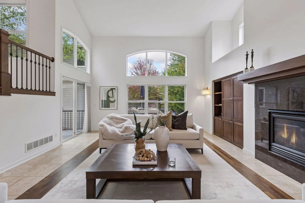 6484 Ivy Way, Edina