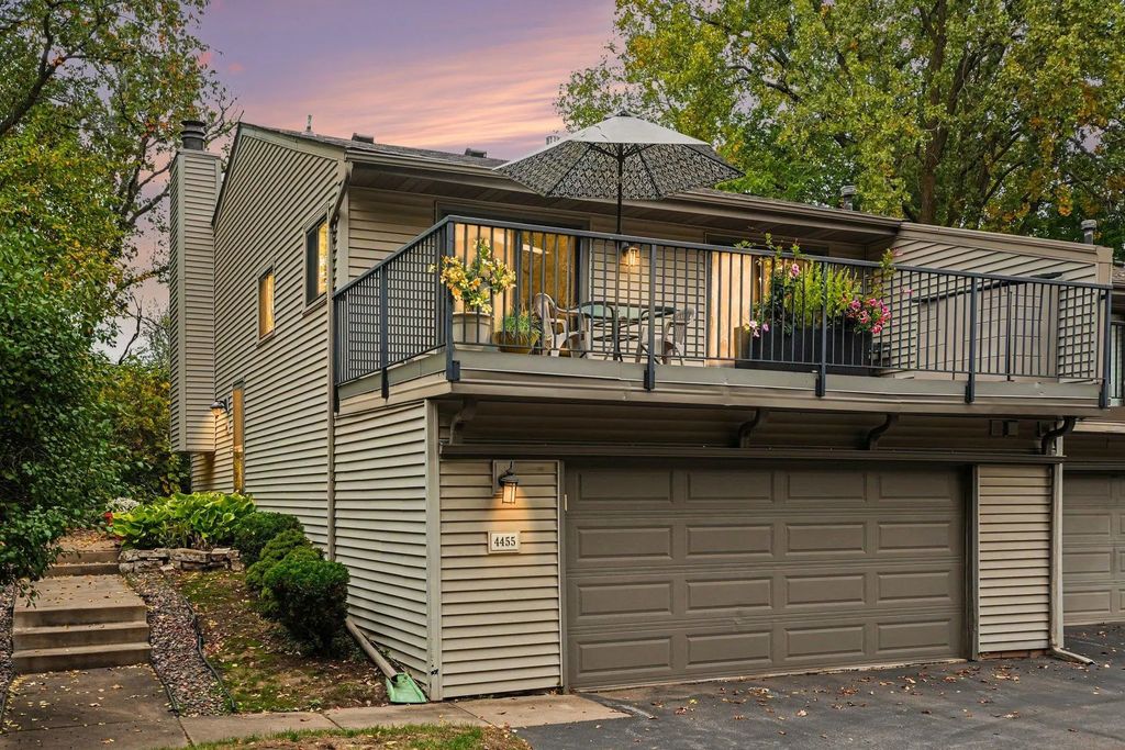 4455 Arden View Court, Arden Hills