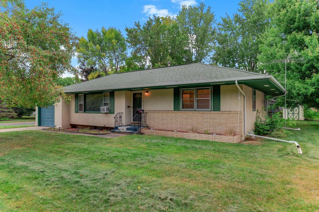 330 10th Avenue Sw, Cambridge