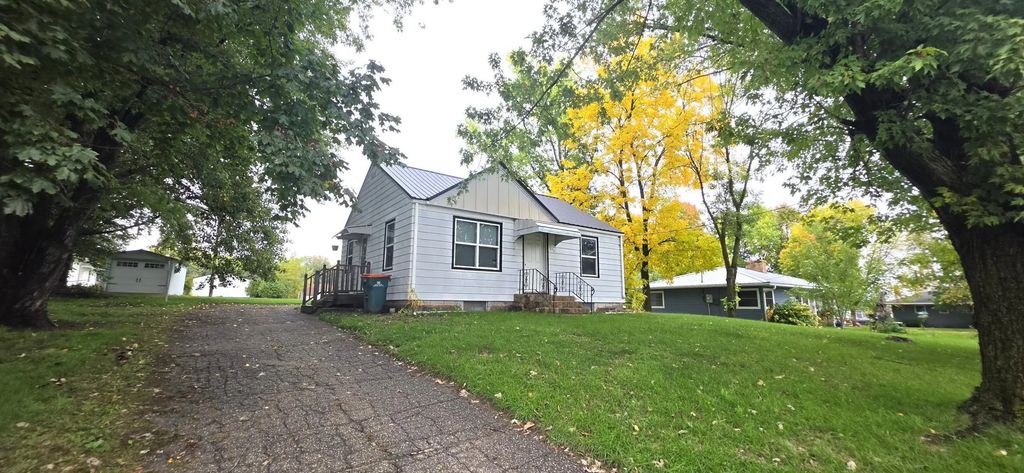 320 7th Street W, Browerville
