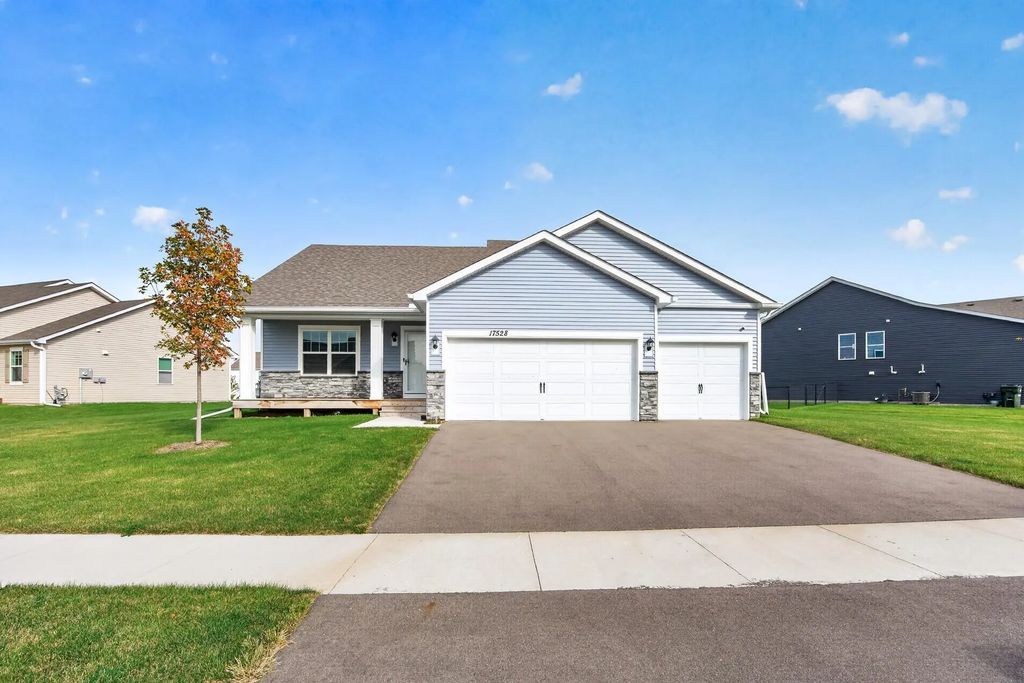 17528 Dunkirk Way, Lakeville