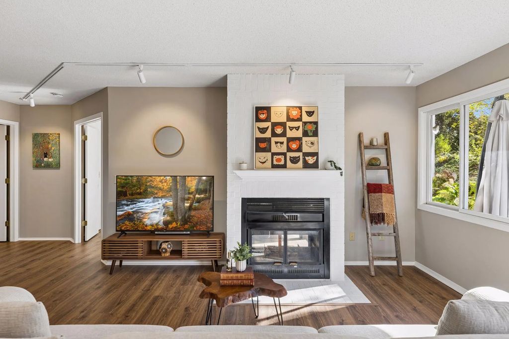 8020 Timber Lake Drive, Eden Prairie
