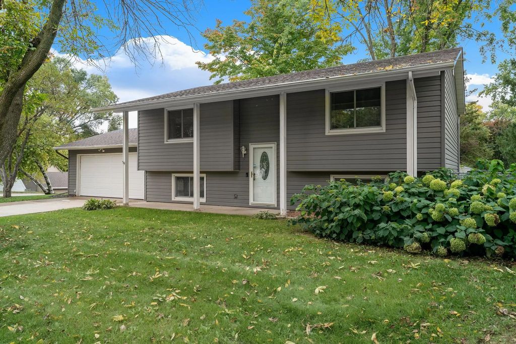 10 Radel Place, Owatonna