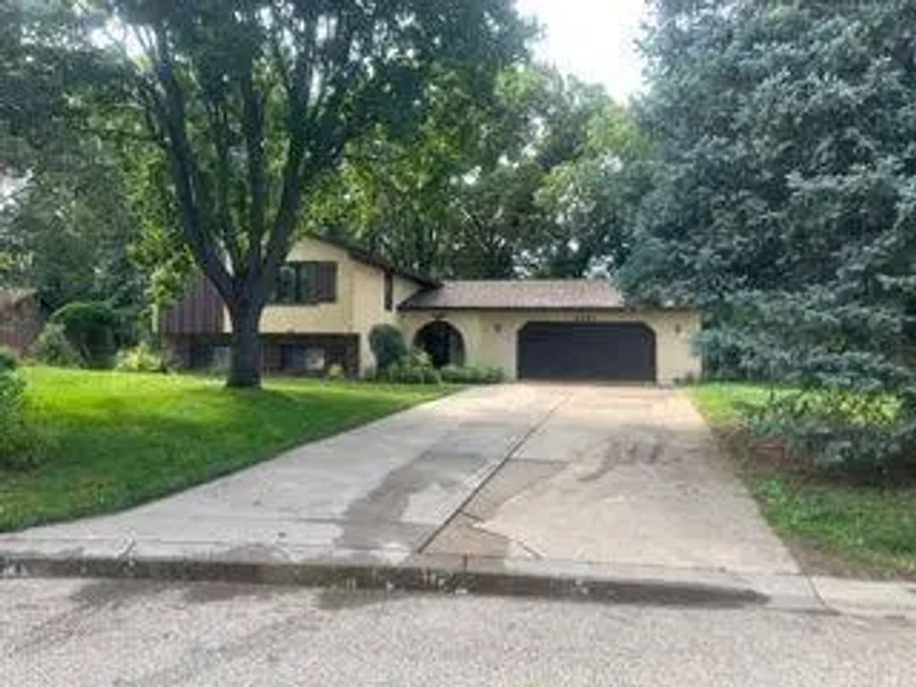 3451 English Street, Vadnais Heights