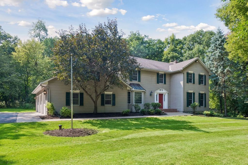 5 Acorn Drive, Sunfish Lake