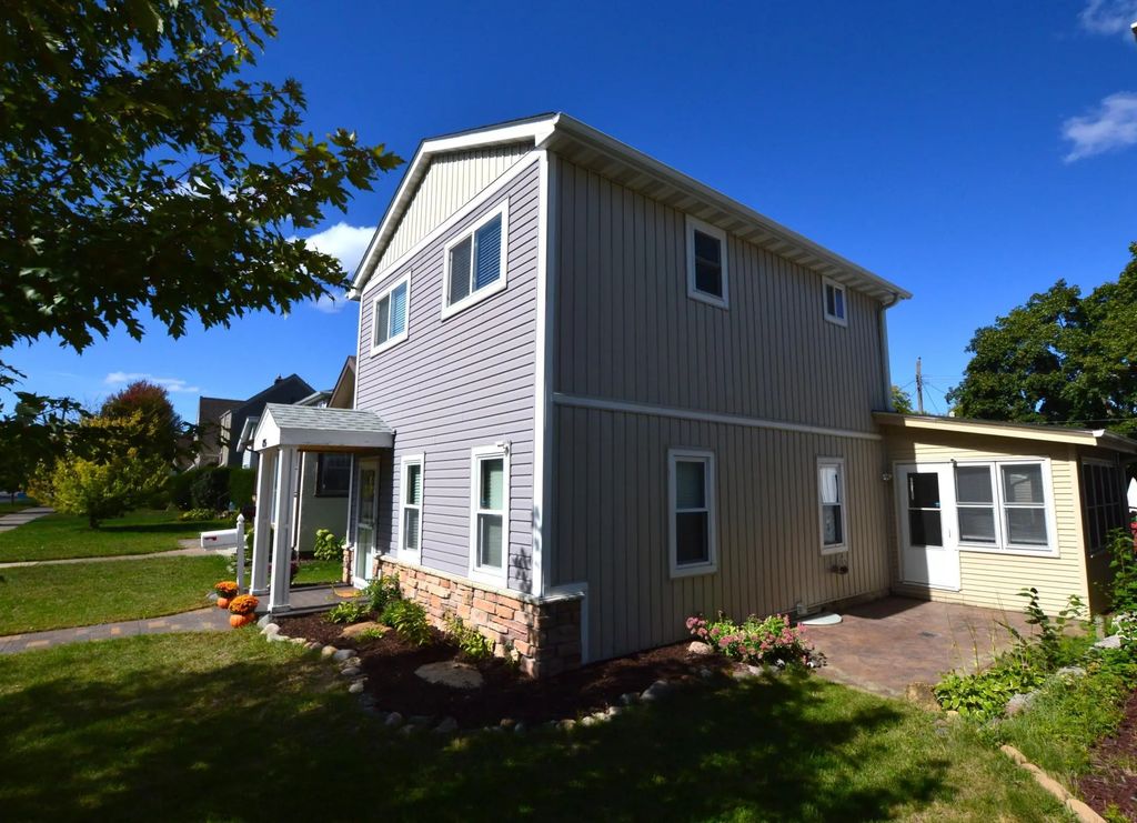 855 Cottage Avenue E, Saint Paul