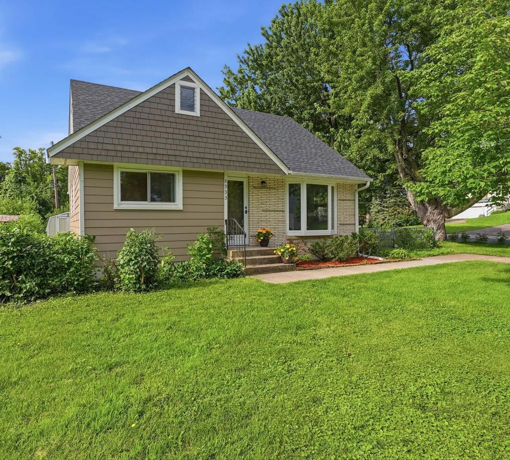 8933 Wally Drive, Golden Valley