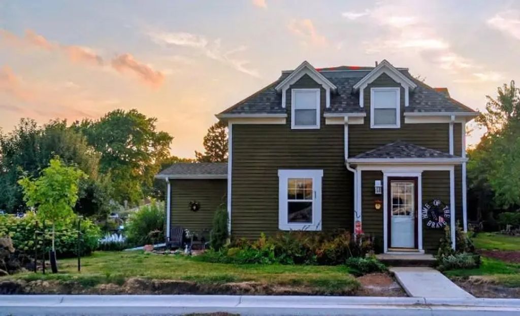 210 Snure Street, Lakefield