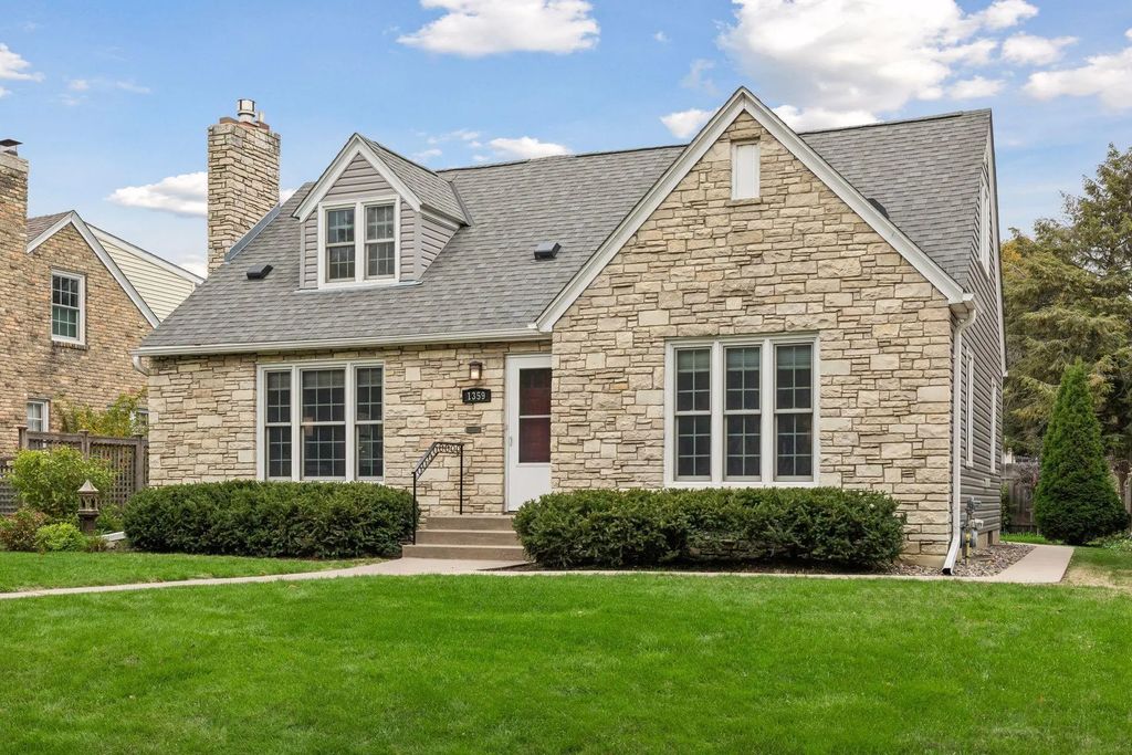 1359 Idaho Avenue W, Falcon Heights
