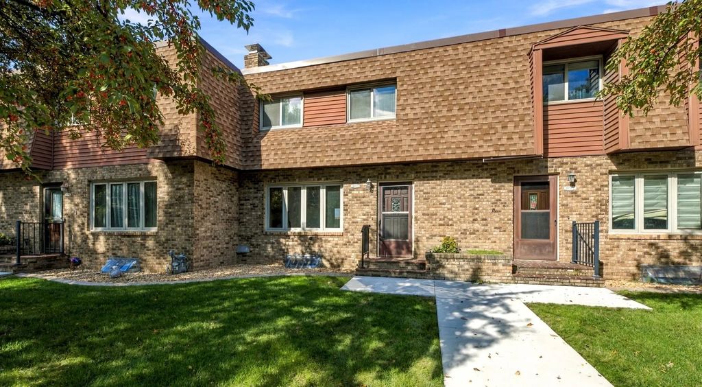 1402 E Gateway Circle S H, Fargo