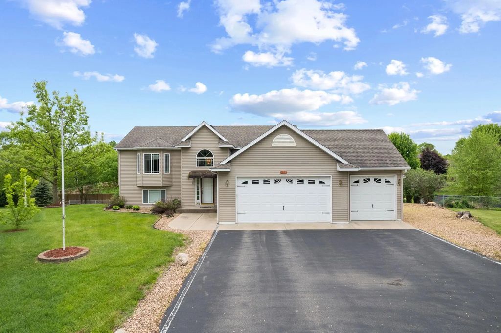 103 Cedar Court, Maple Lake