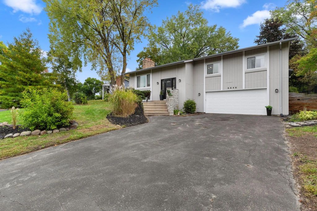 6646 Cardinal Circle N, Maple Grove