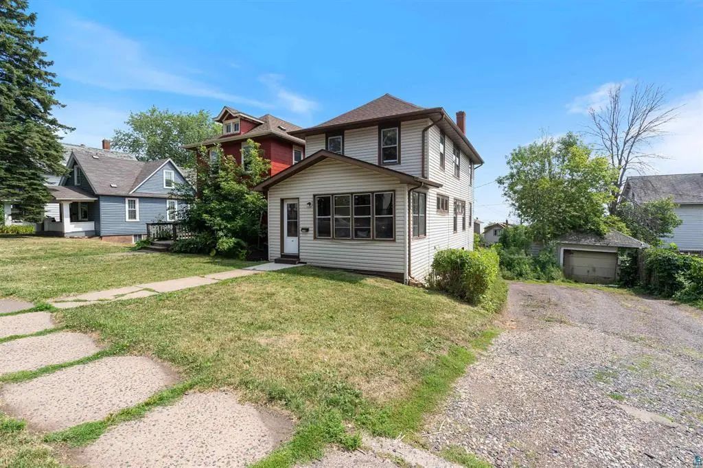 1110 E 10th Street, Duluth