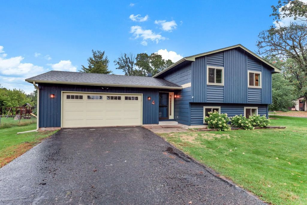 4 Shepherd Court, Circle Pines
