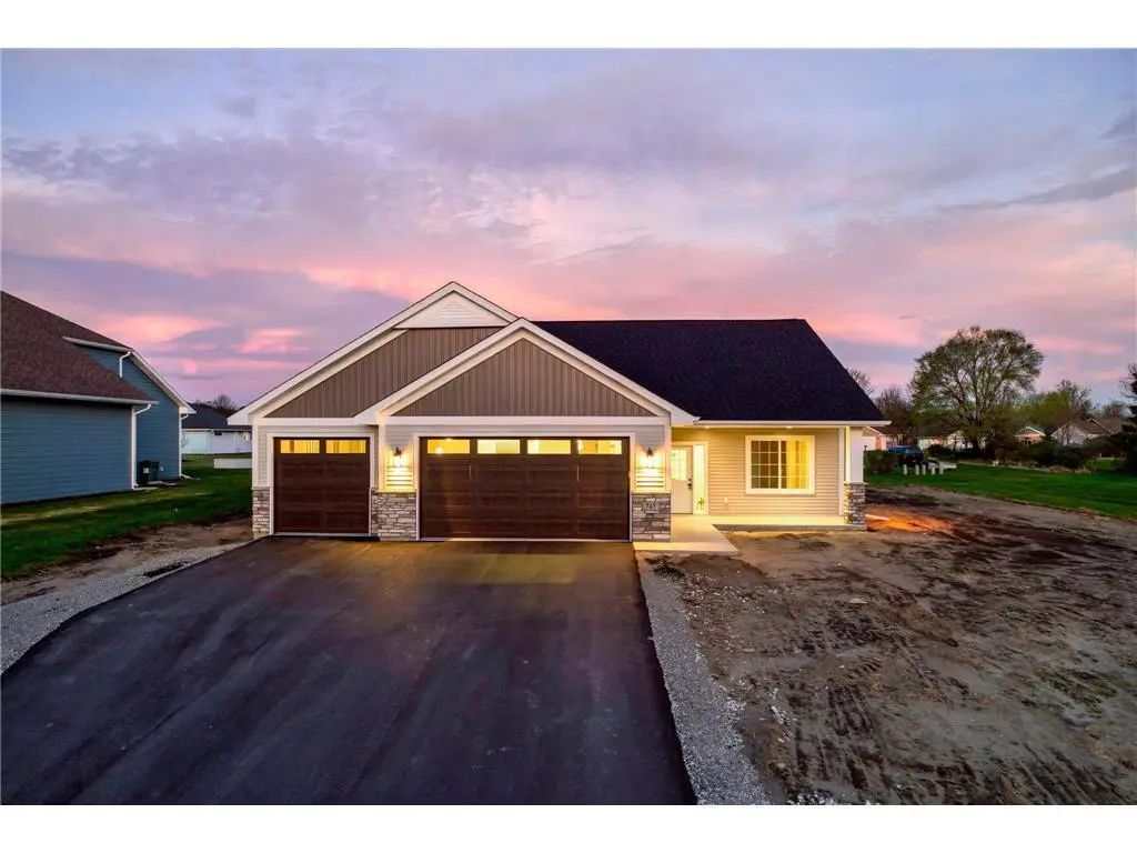 910 St James Circle, Litchfield