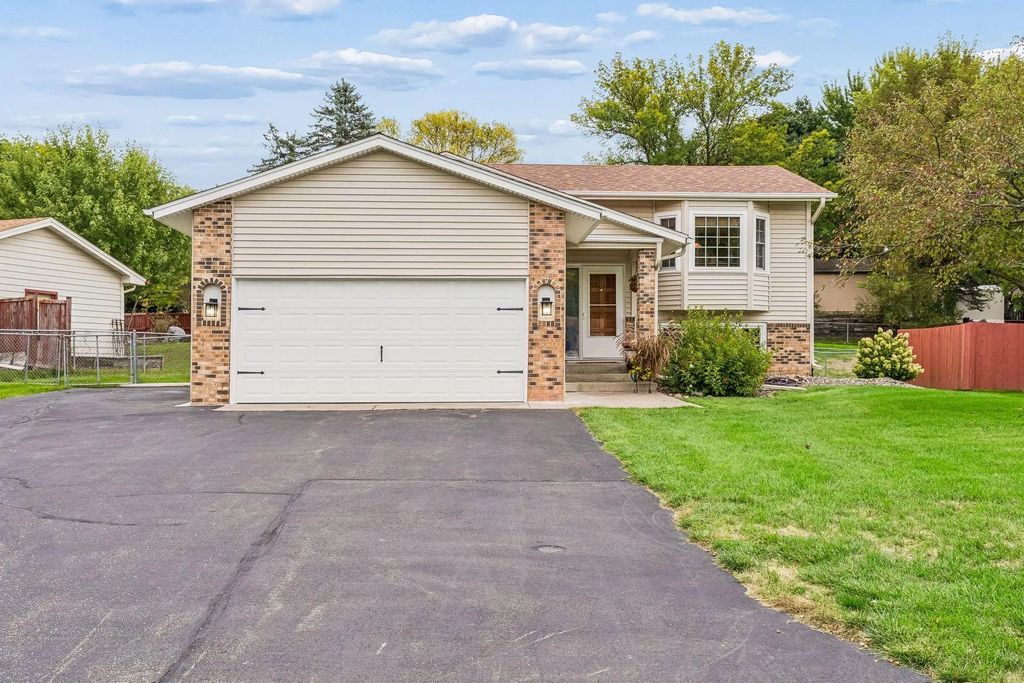 4712 Covington Court, Eagan