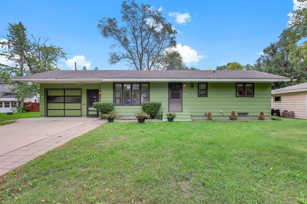 128 24th Avenue S, Saint Cloud