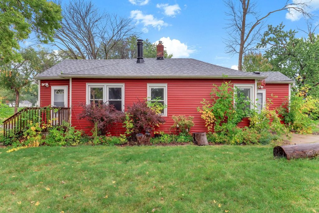 2526 2nd Street N, North Saint Paul