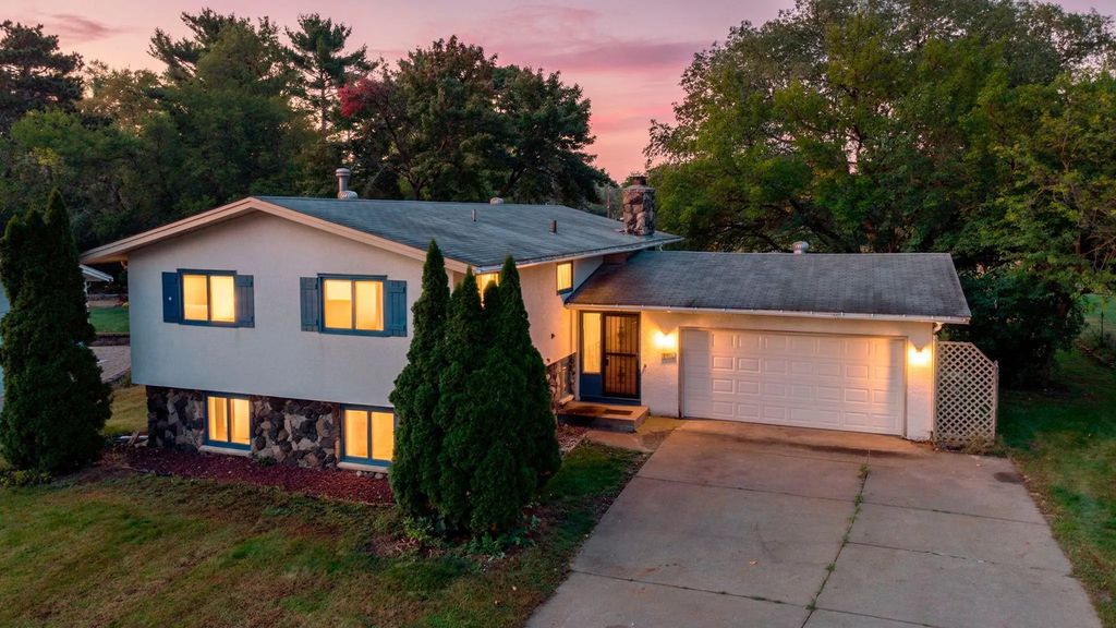 8016 Brunswick Avenue N, Brooklyn Park