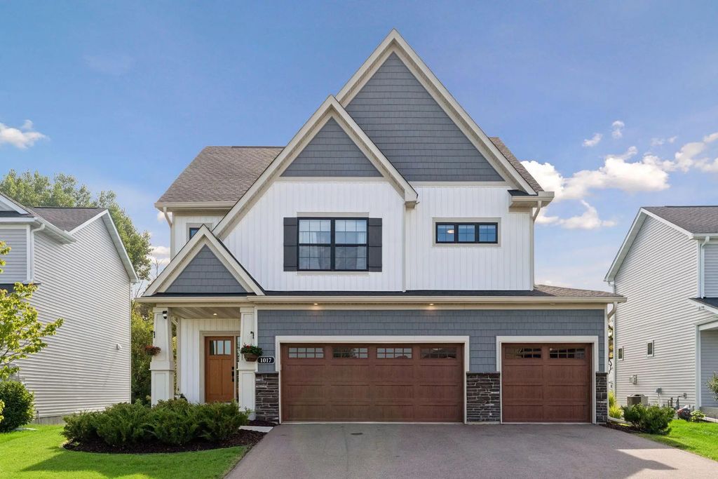 1017 Fabel Lane, Waconia