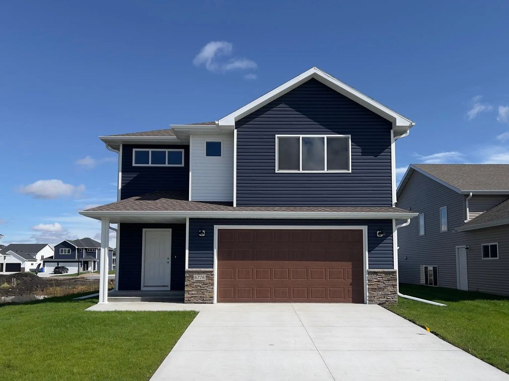 6776 32nd Street S, Fargo