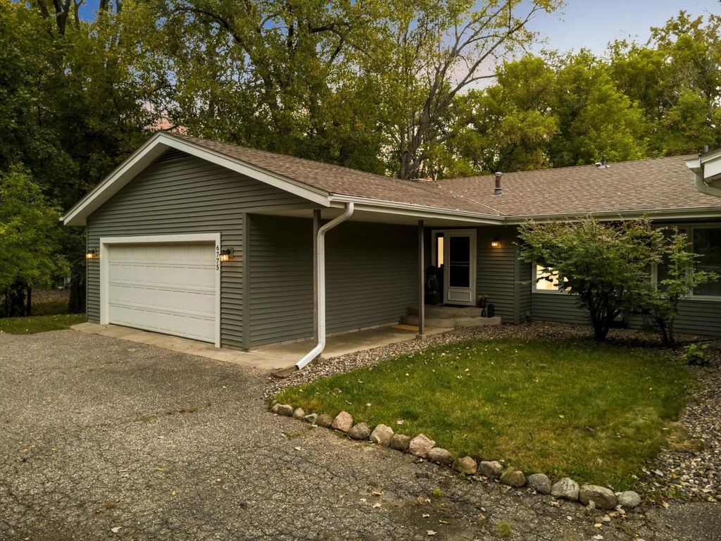 6775 W 192nd Avenue, Eden Prairie