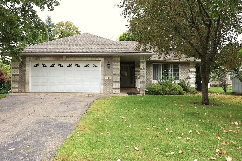 425 2nd Avenue Ne, Milaca