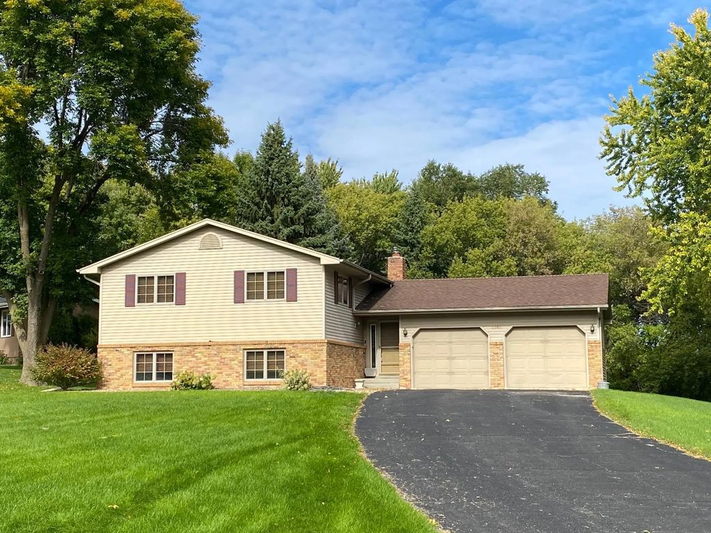 1760 48th Avenue Ne, Willmar