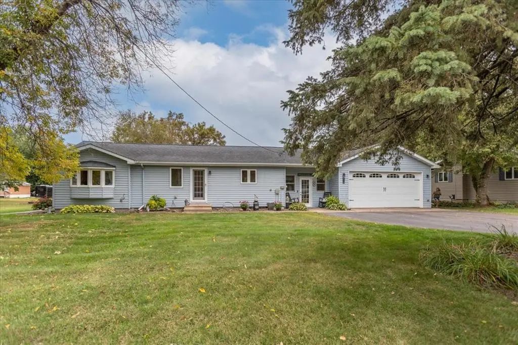 819 East Street, Boyceville