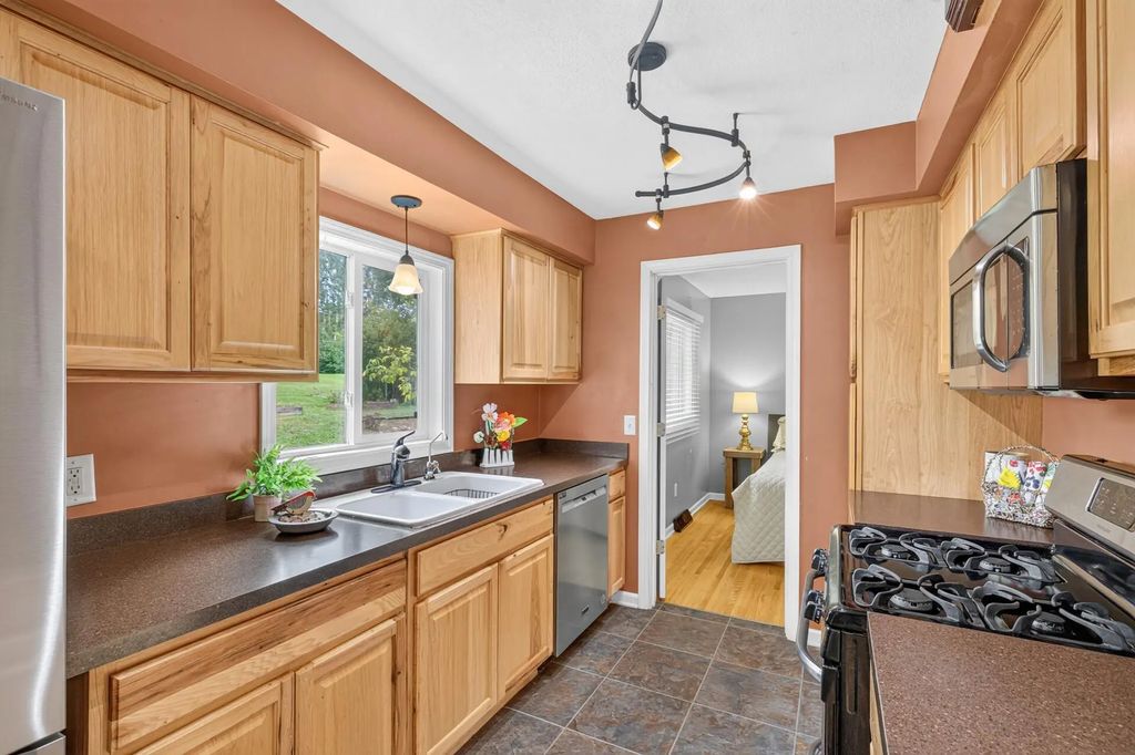 13905 Steven Road, Burnsville