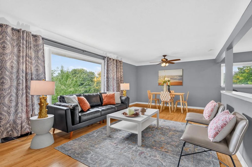 13905 Steven Road, Burnsville