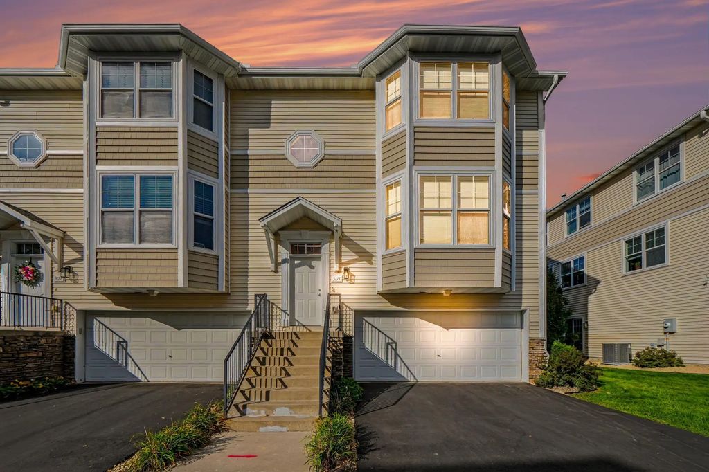 3174 Lexington Avenue N, Shoreview