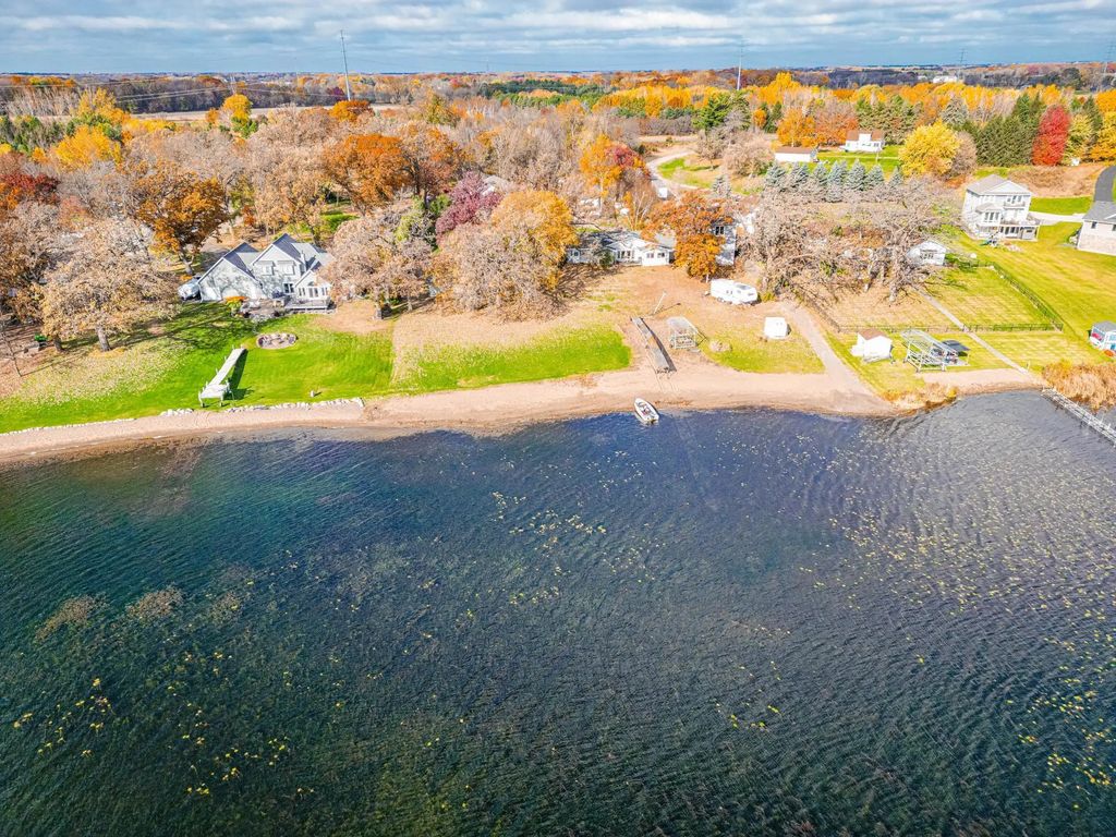 9225 Lake Boulevard, Chisago City