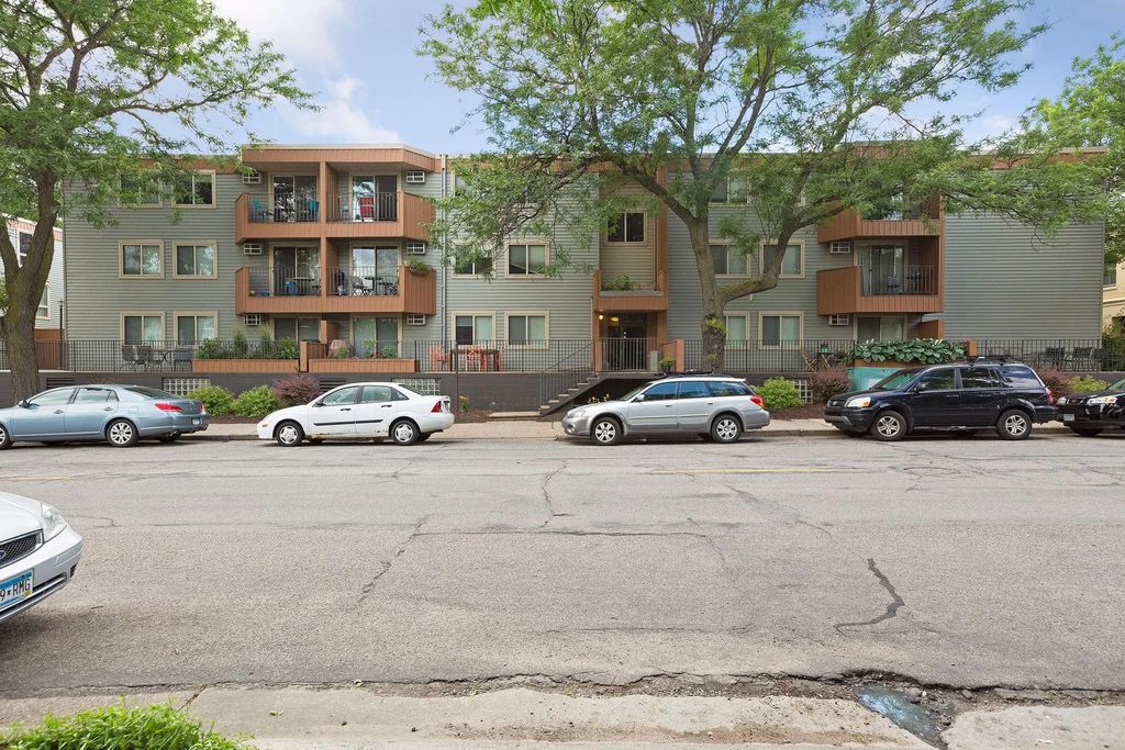 3540 Hennepin Avenue 210, Minneapolis