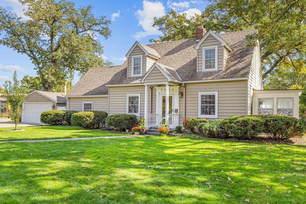 7005 Oak Grove Boulevard, Richfield