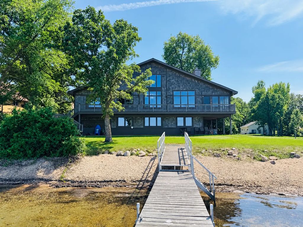507 E Front Street, Battle Lake