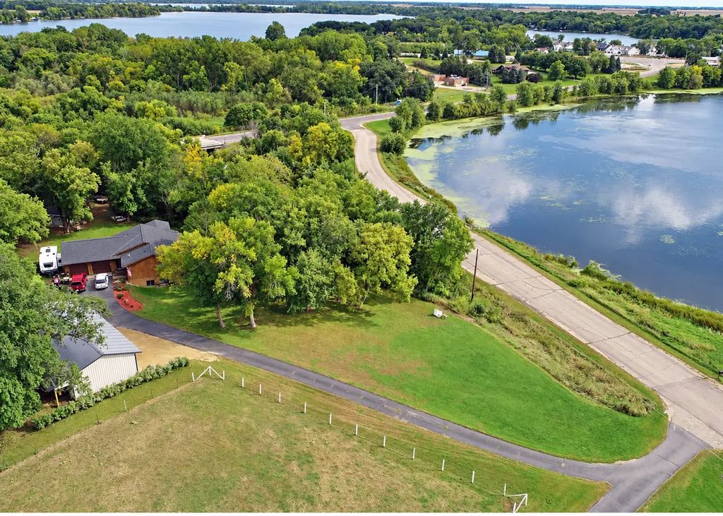 19817 Dogwood Road, Lake Crystal