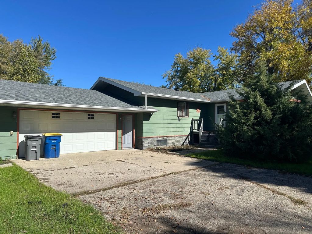 408 3rd Avenue Nw, LaMoure