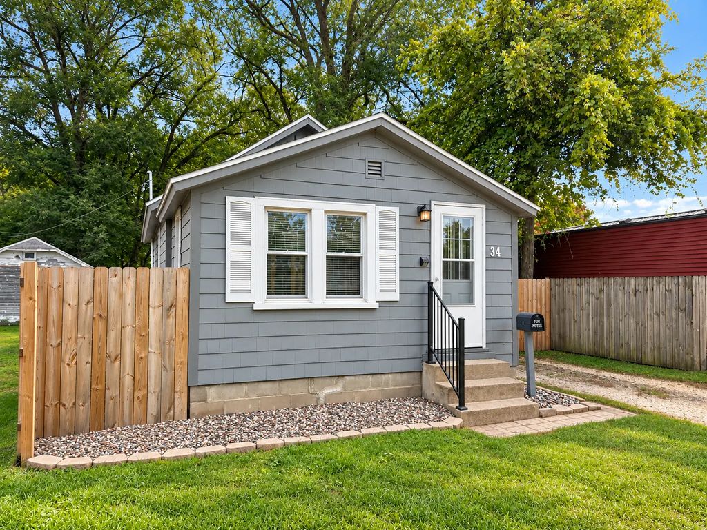 34 Lenox Street, Winona