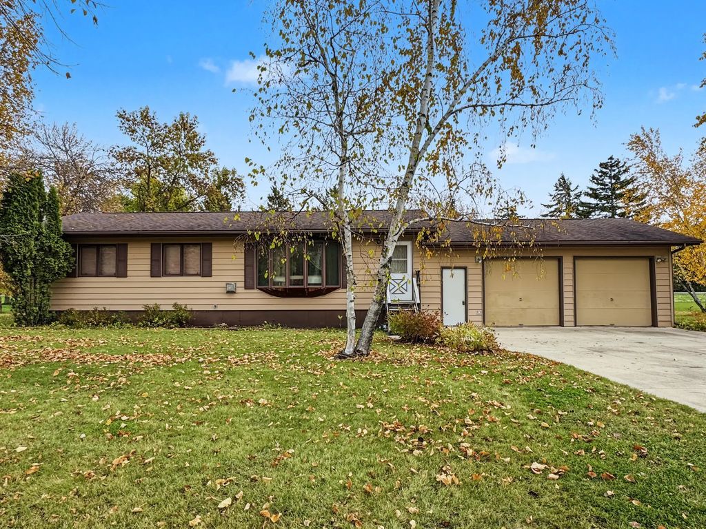 33210 593rd Avenue, Warroad