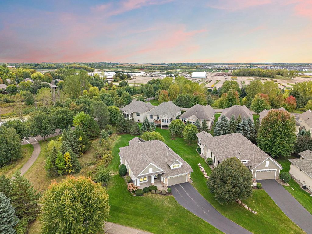 10547 Hawthorn Court, Woodbury